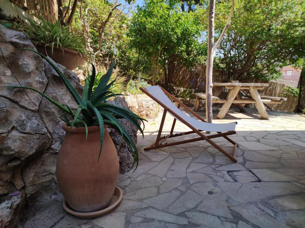 Les Galets Hotel Et B&B Bandol Exteriör bild