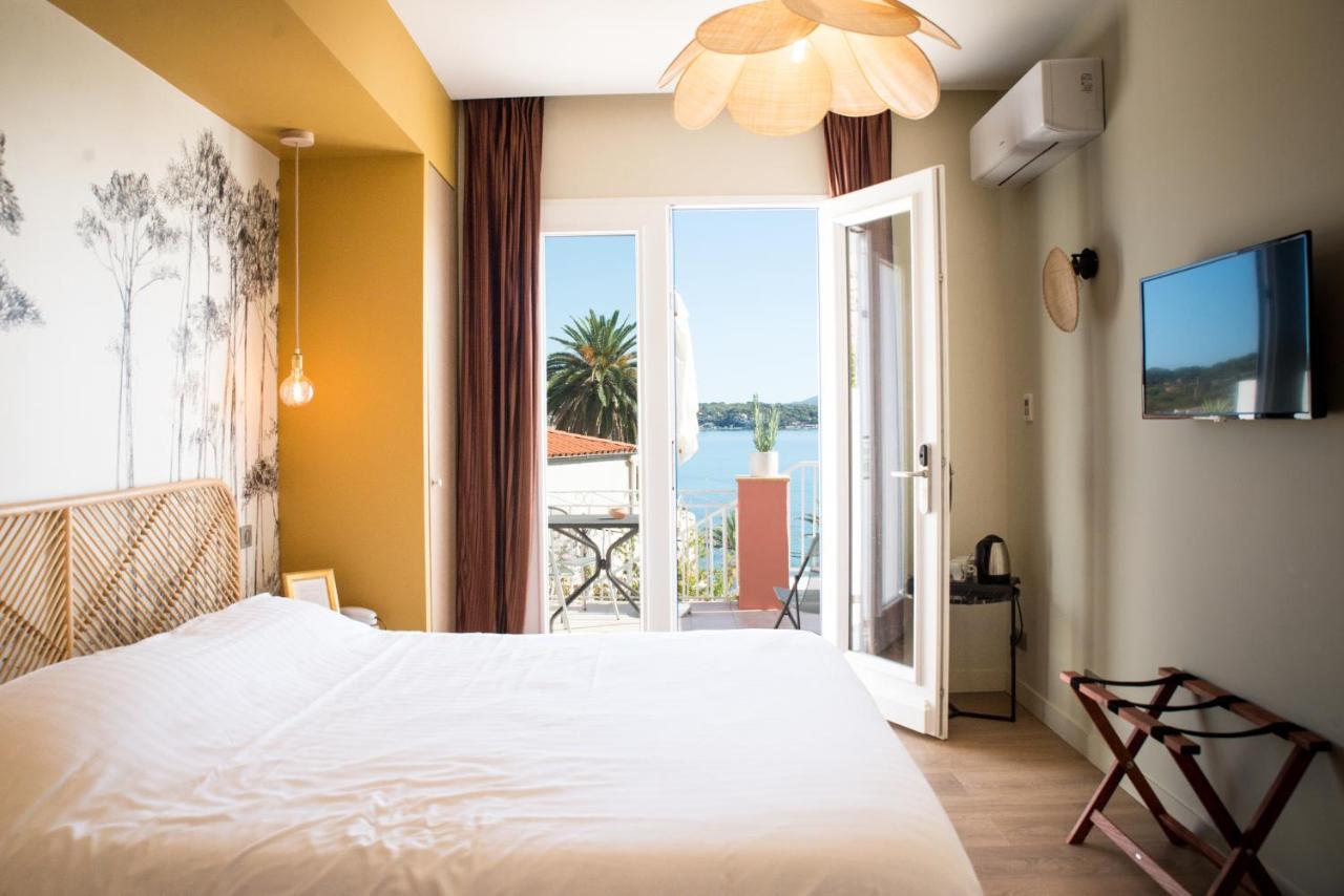 Les Galets Hotel Et B&B Bandol Exteriör bild